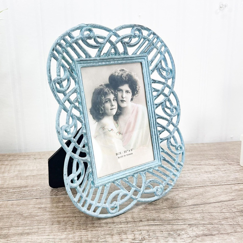 Blue Filigree Picture Frame 3.5 x 5 inches‎